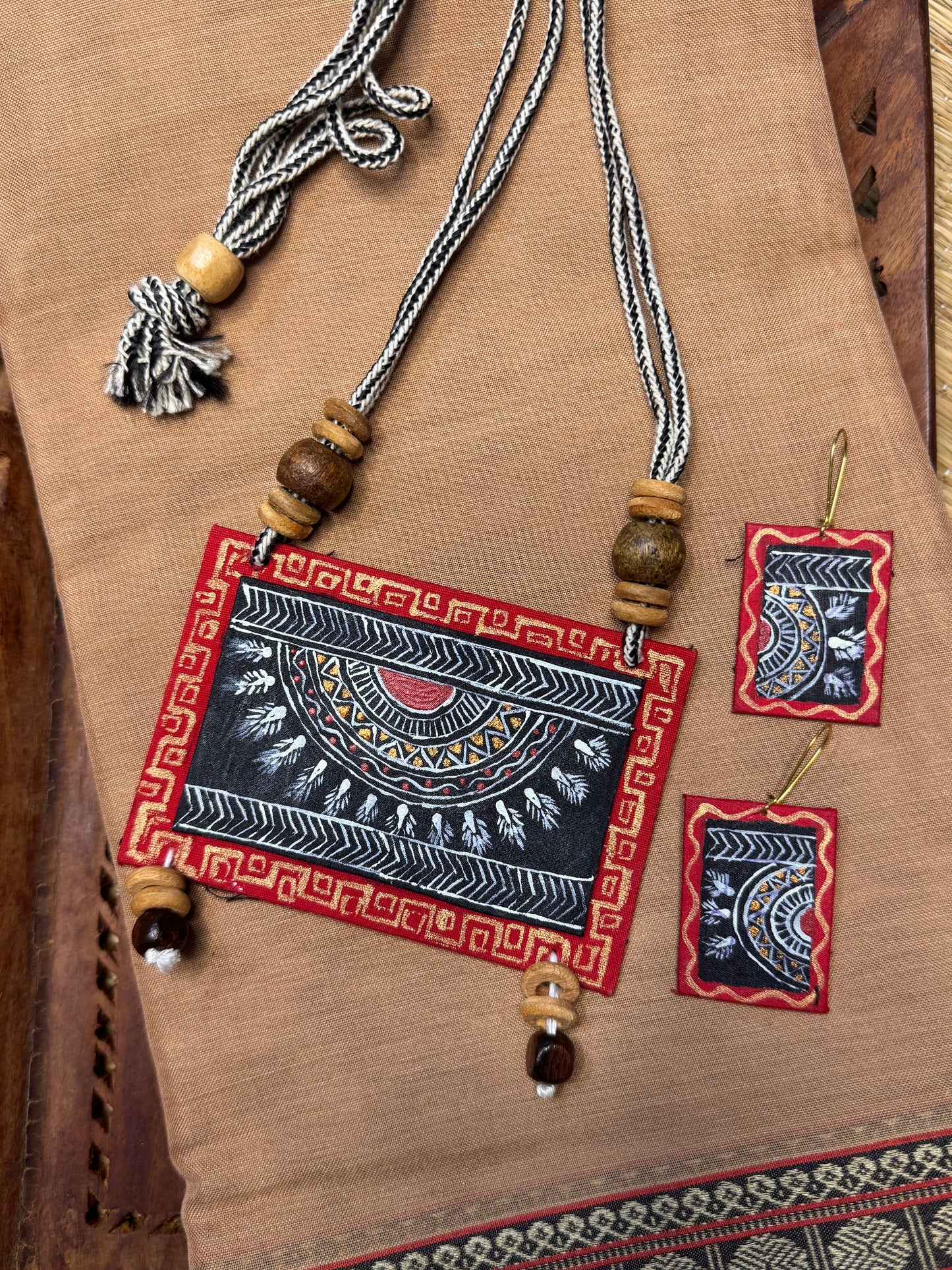 Hand painted Thread Jewellery (T2603)