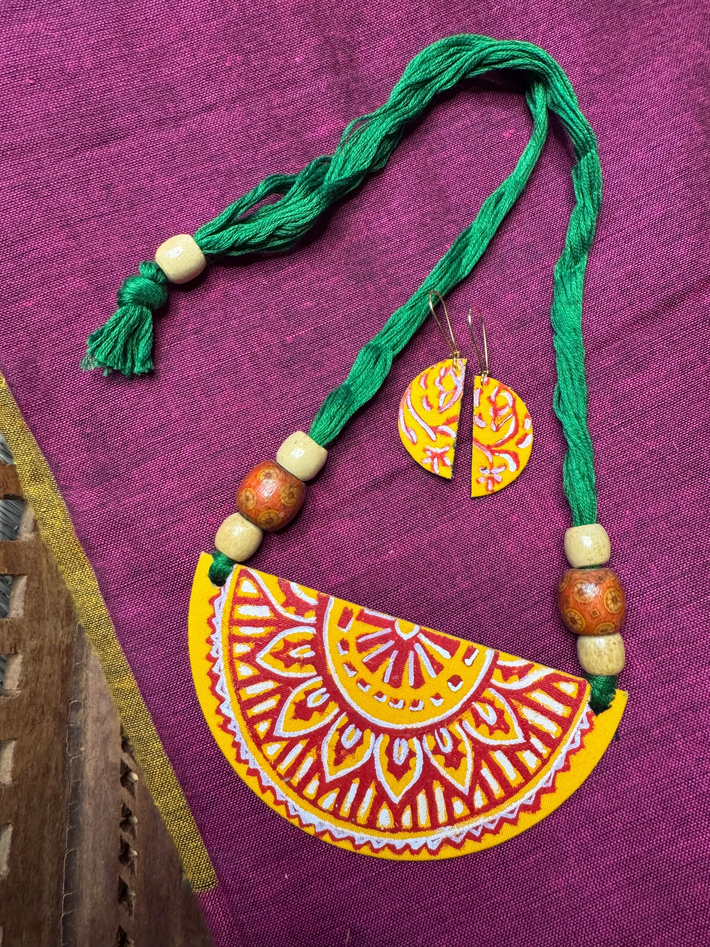 Hand Painted Thread Jewellery (T2619)