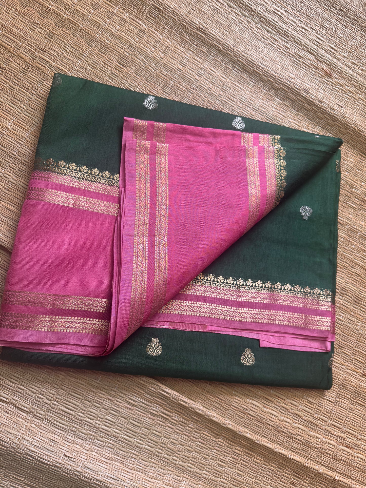 Hasiru Vintage Viscose Saree