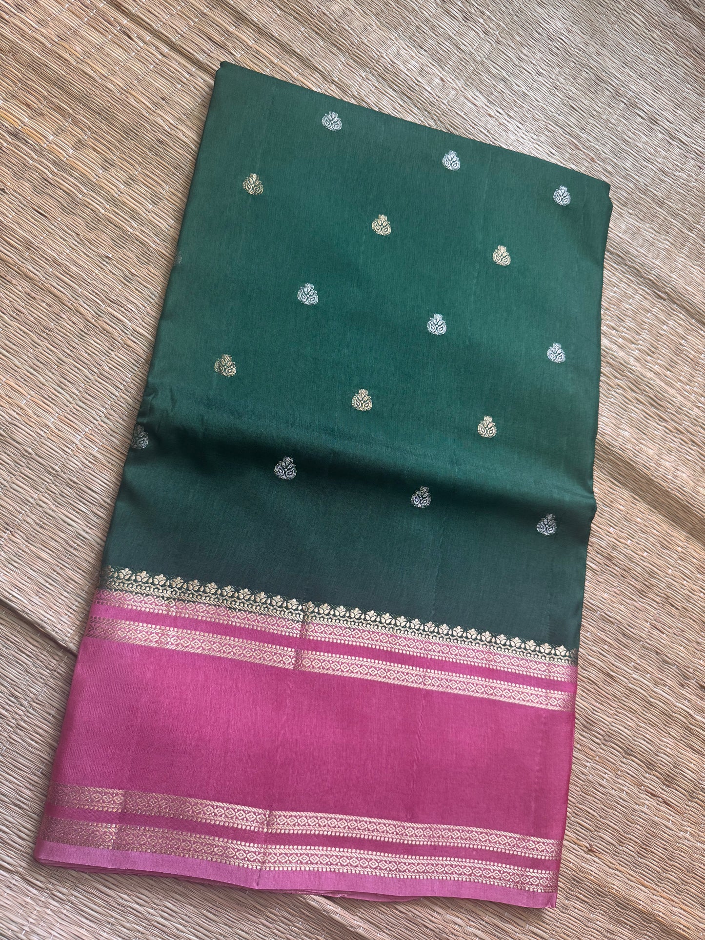 Hasiru Vintage Viscose Saree
