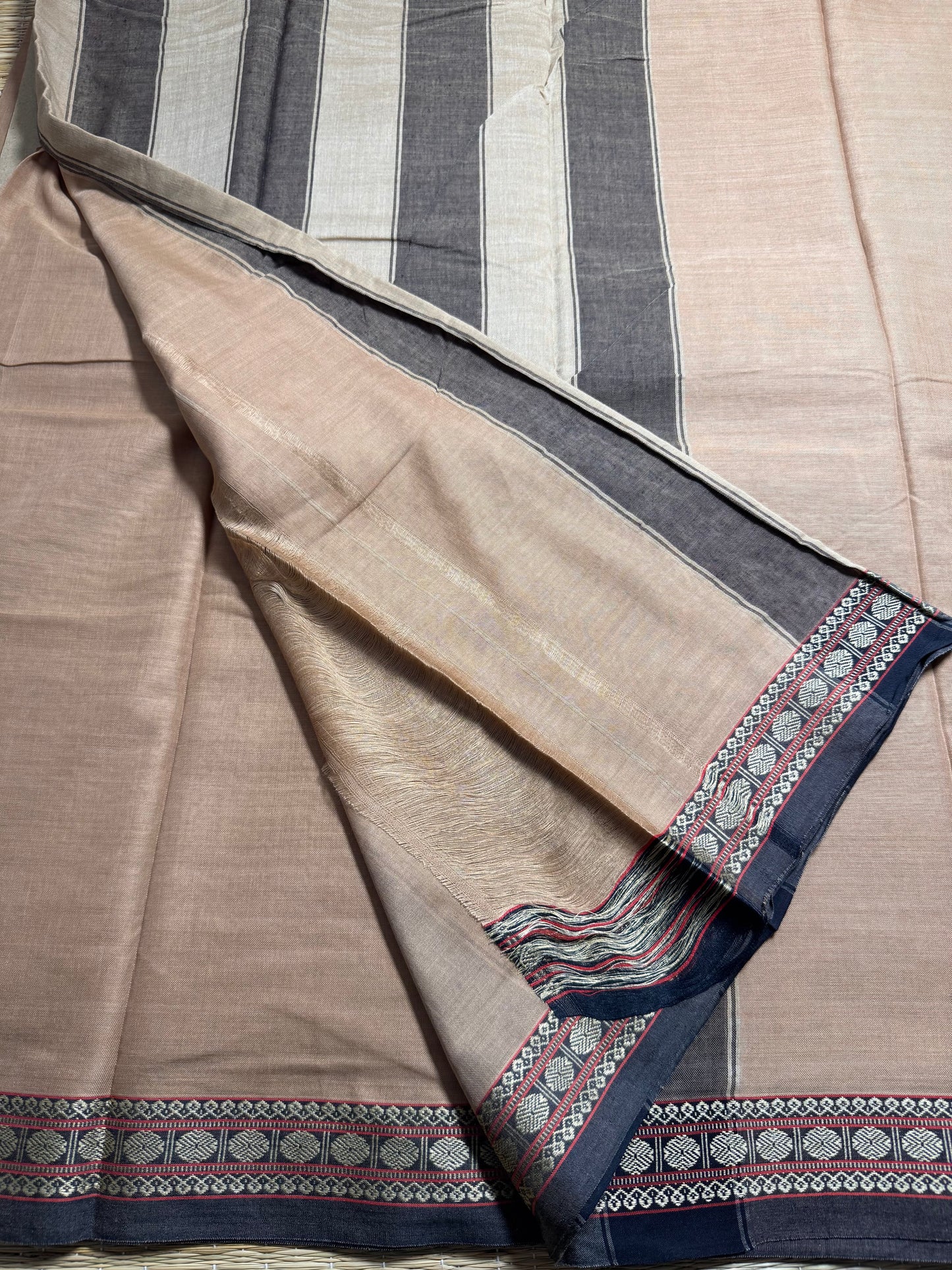 Cream Pure Cotton Saree (Small border)