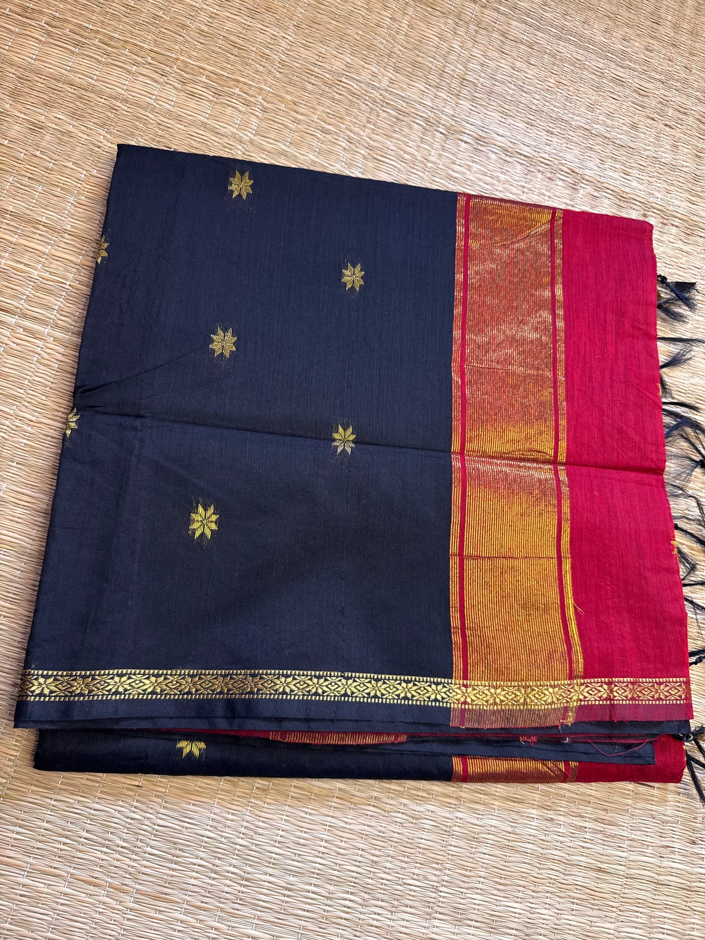 Black-Red Maheshwari Cotton Saree