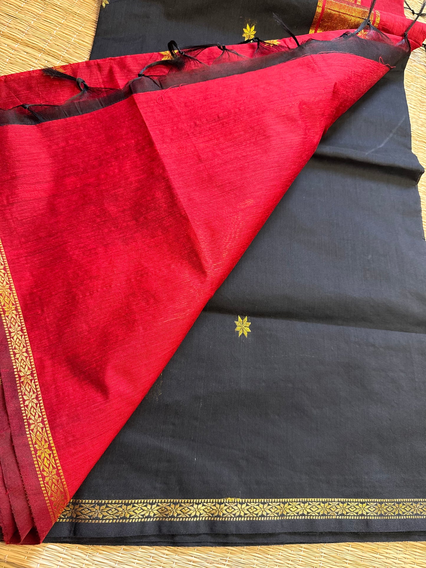 Black-Red Maheshwari Cotton Saree