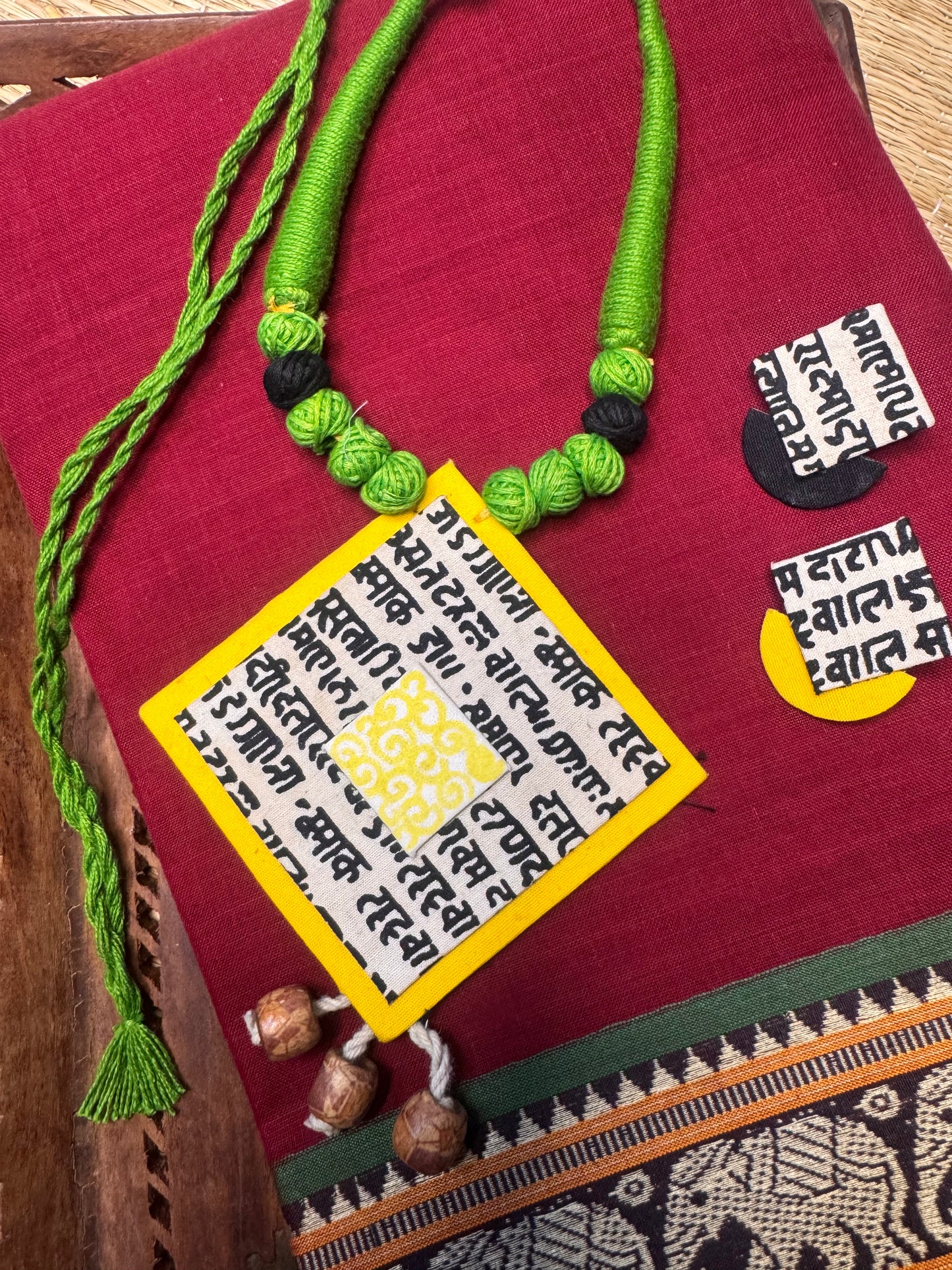 Hand painted Thread Jewellery (T2605)