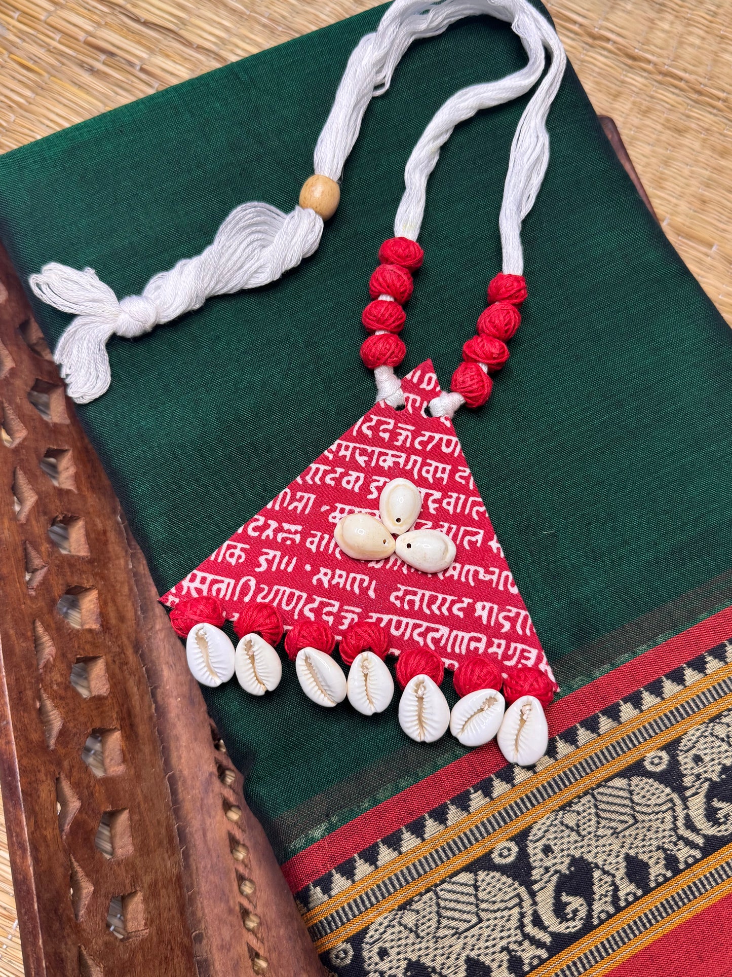 Hand painted Thread Jewellery (T2606)