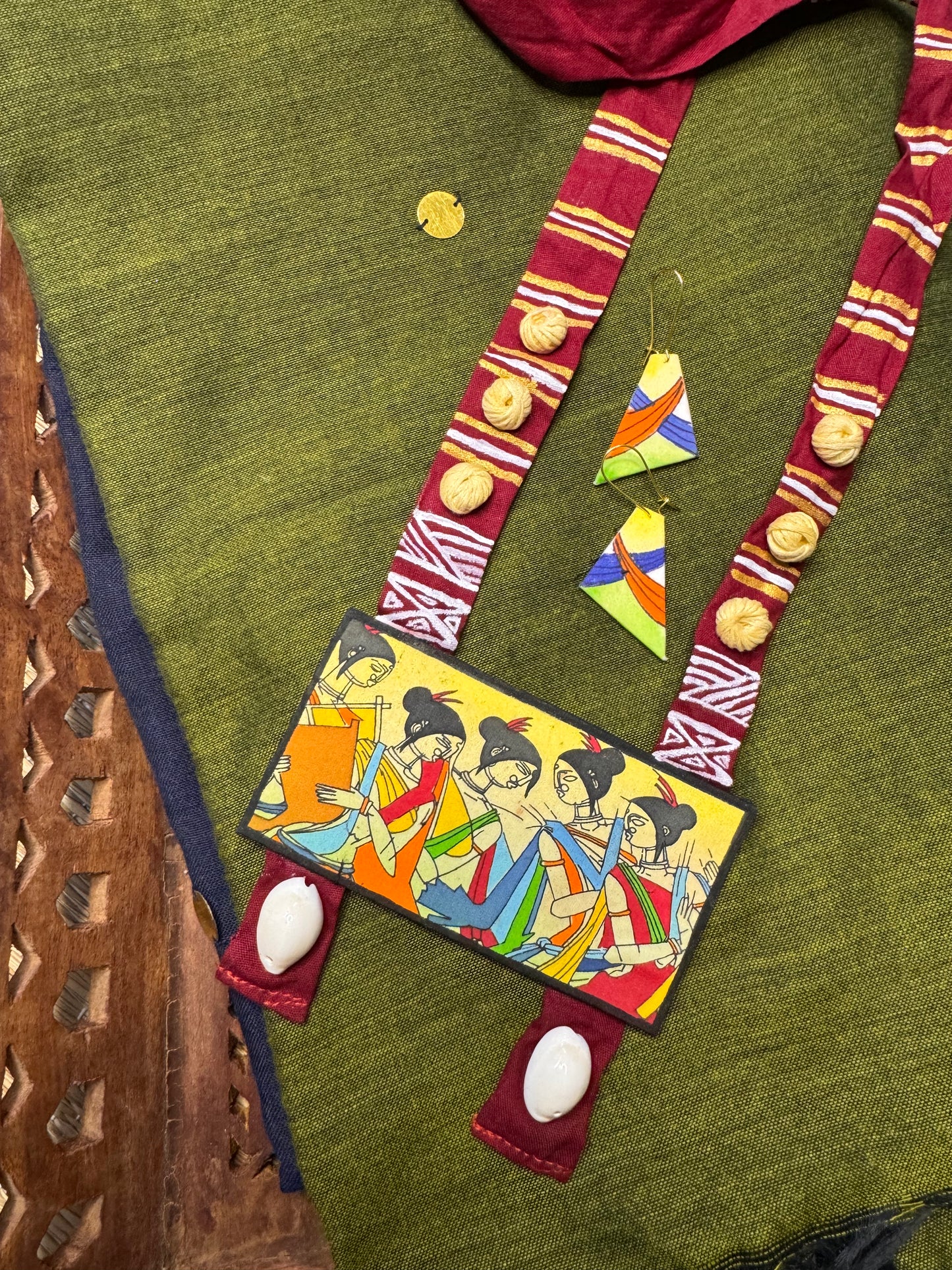 Hand Painted Thread Jewellery (T2613)