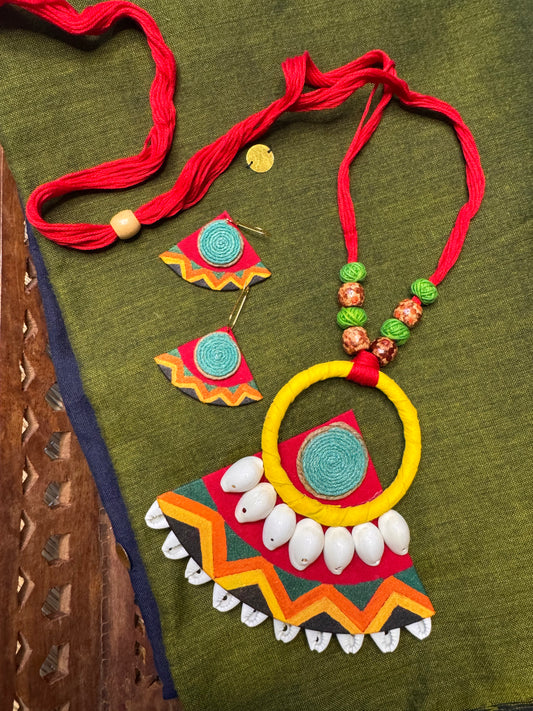 Hand Painted Thread Jewellery (T2615)