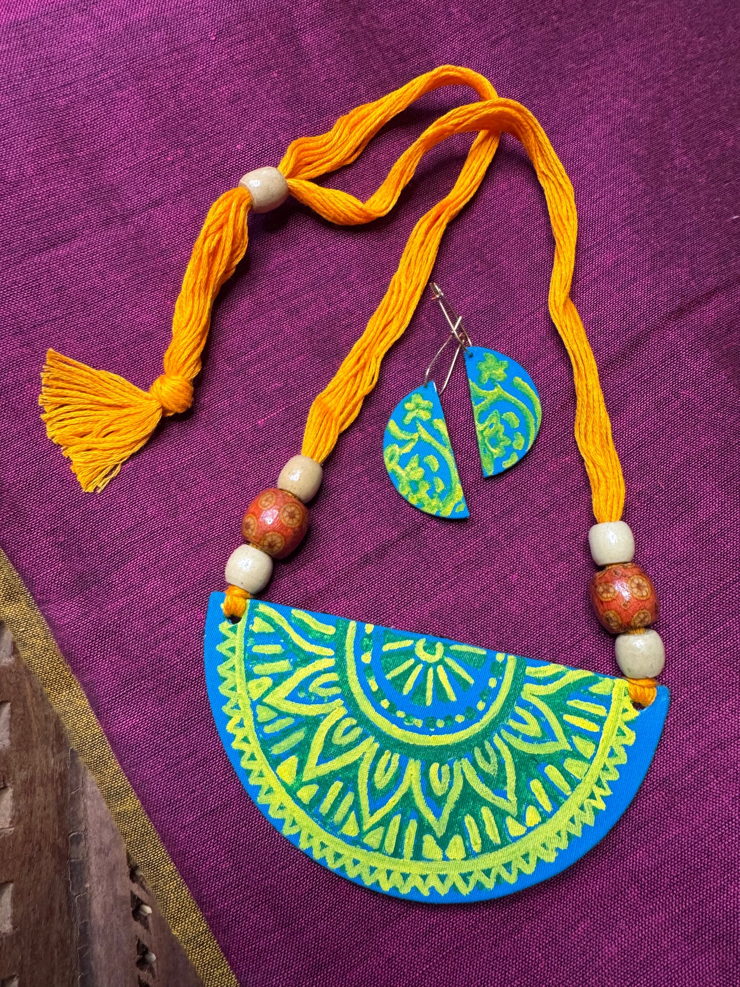 Hand Painted Thread Jewellery (T2618)