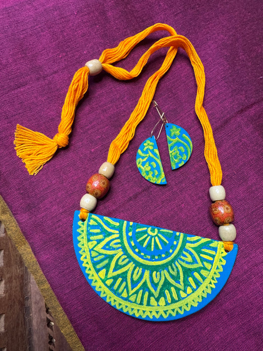 Hand Painted Thread Jewellery (T2618)