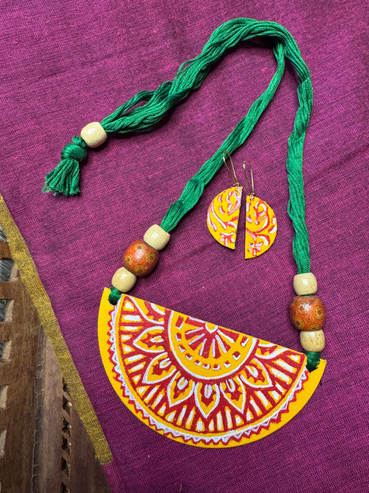 Hand Painted Thread Jewellery (T2619)