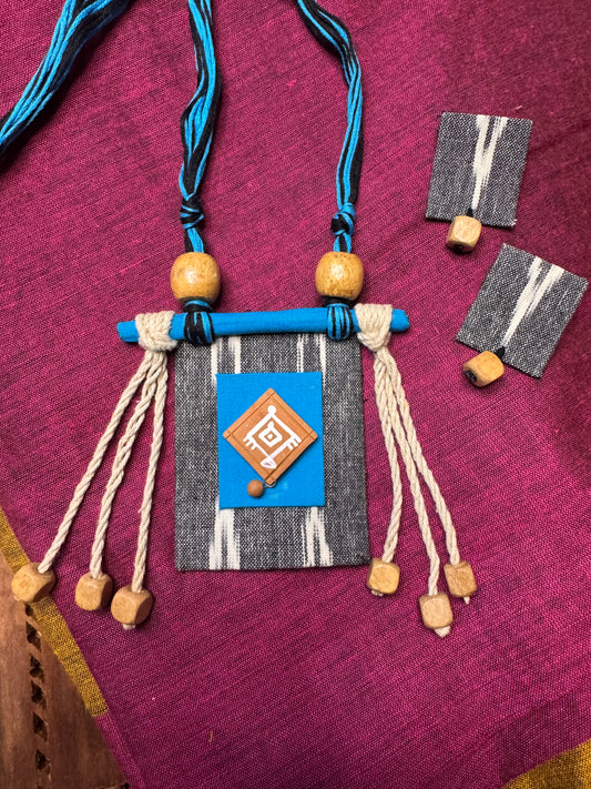 Hand Painted Thread Jewellery (T2620)