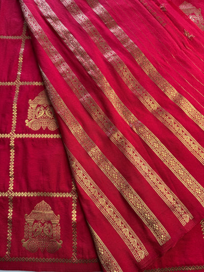 Red Chariot Semi Crepe